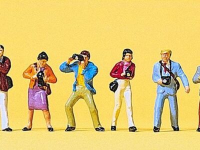 Preiser 10089 Photographers Figure Set HO Scale