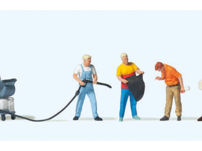 Preiser 10708 At the Car Wash Figure Set HO Scale