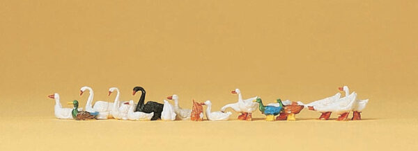 Preiser 14167 Ducks, Geese and Swans Figure Set HO Scale